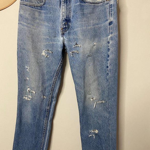 ON HOLD Vintage Distressed High Rise Levi's - Picture 6 of 14